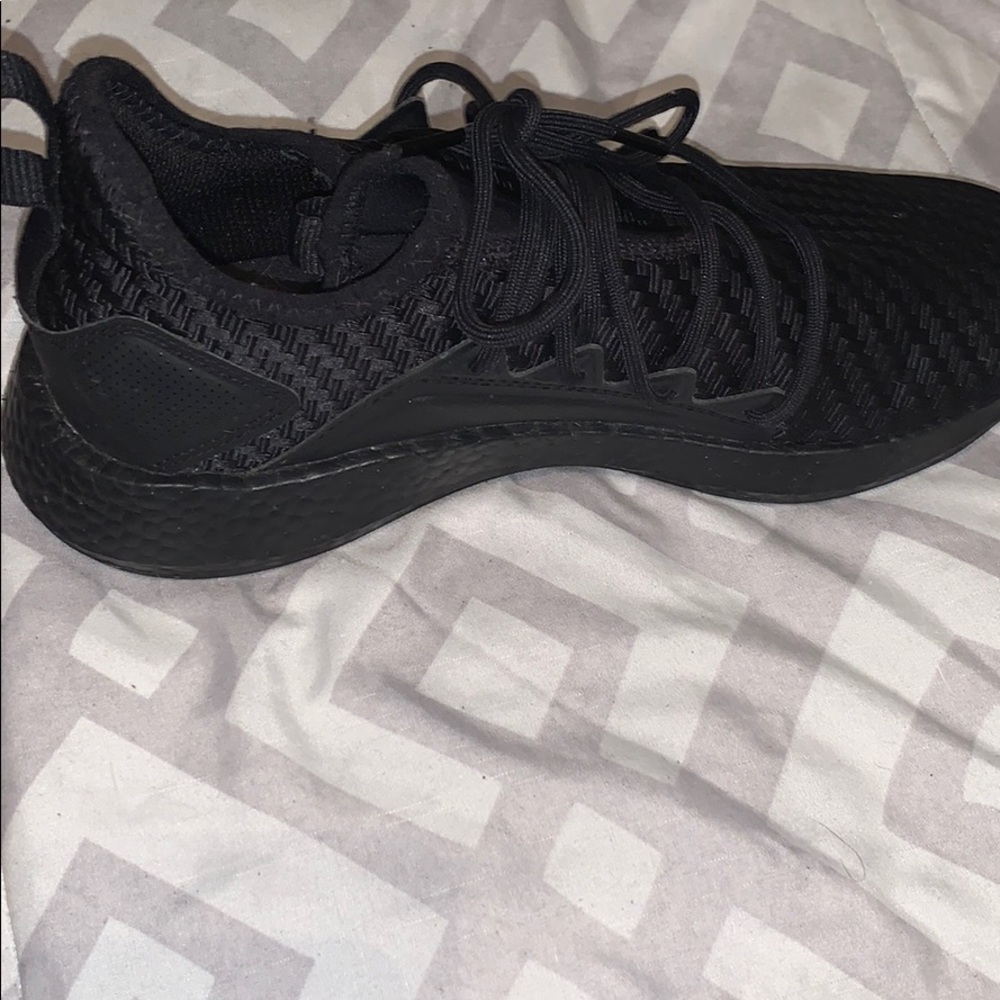 Shoes - Picture 2 of 4
